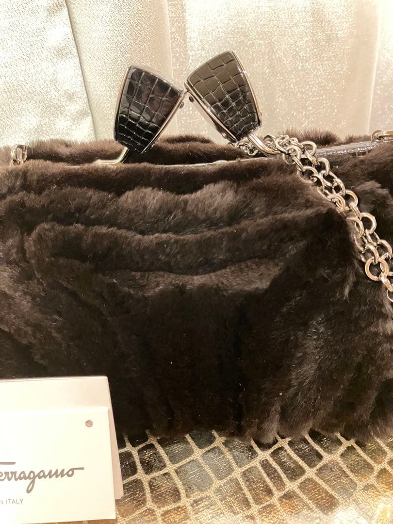 Ferragamo パーティーバッグ 黒 ファー　リザード　ミンク