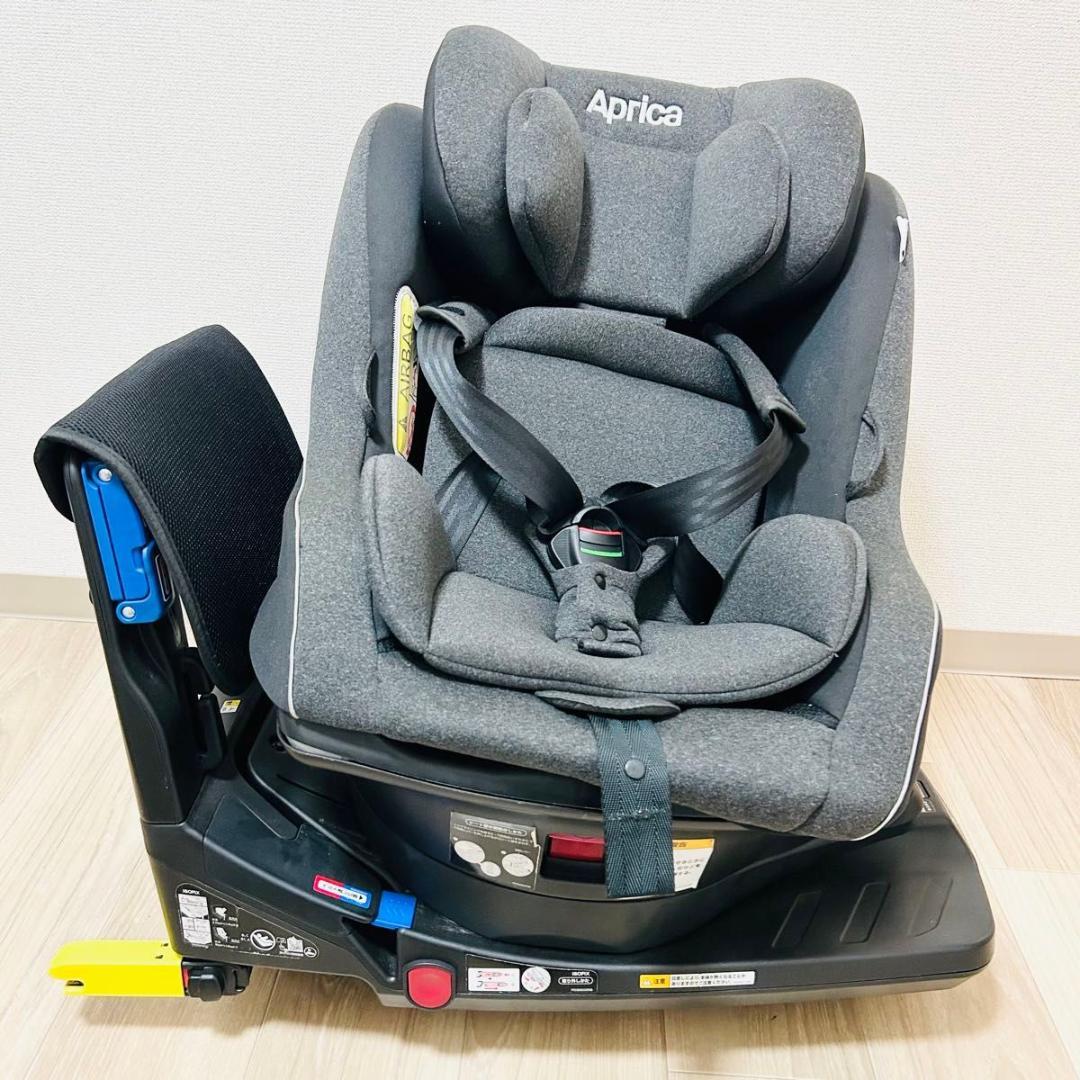 未使用級　Aprica CURURILA LITE ISOFIX 回転式 新生児
