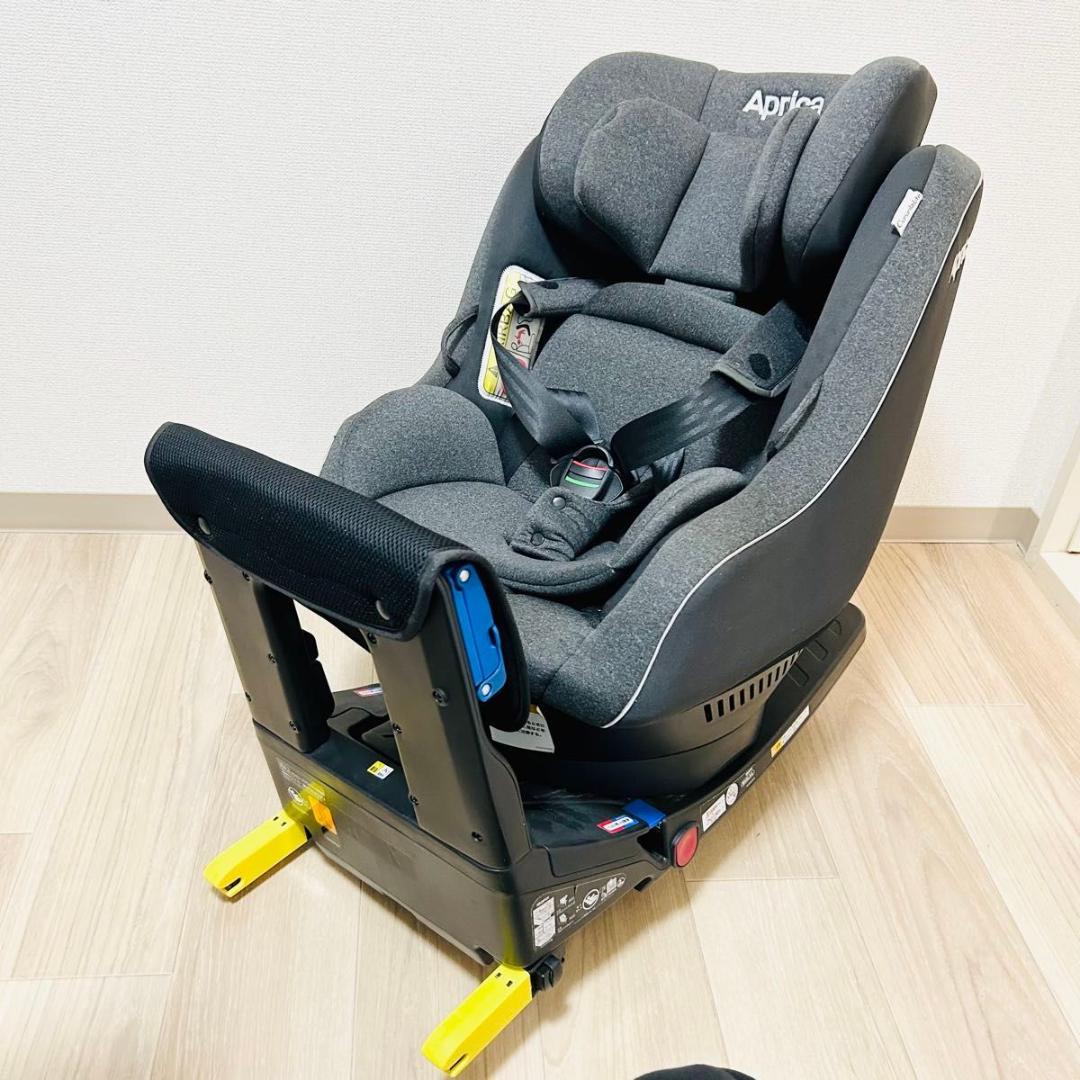 未使用級　Aprica CURURILA LITE ISOFIX 回転式 新生児