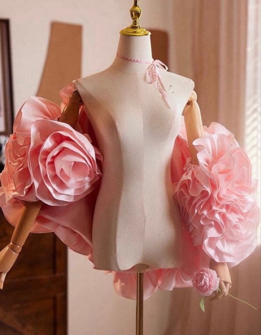 お花のデザインにフリルがゴージャスなピンクのショール