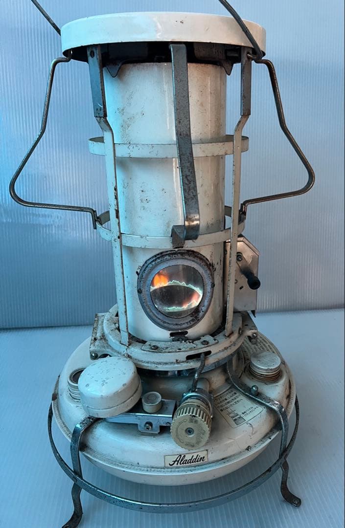 アラジン ブルーフレーム 灯油ヒーター、おそらくモデル BF3912 最終価格