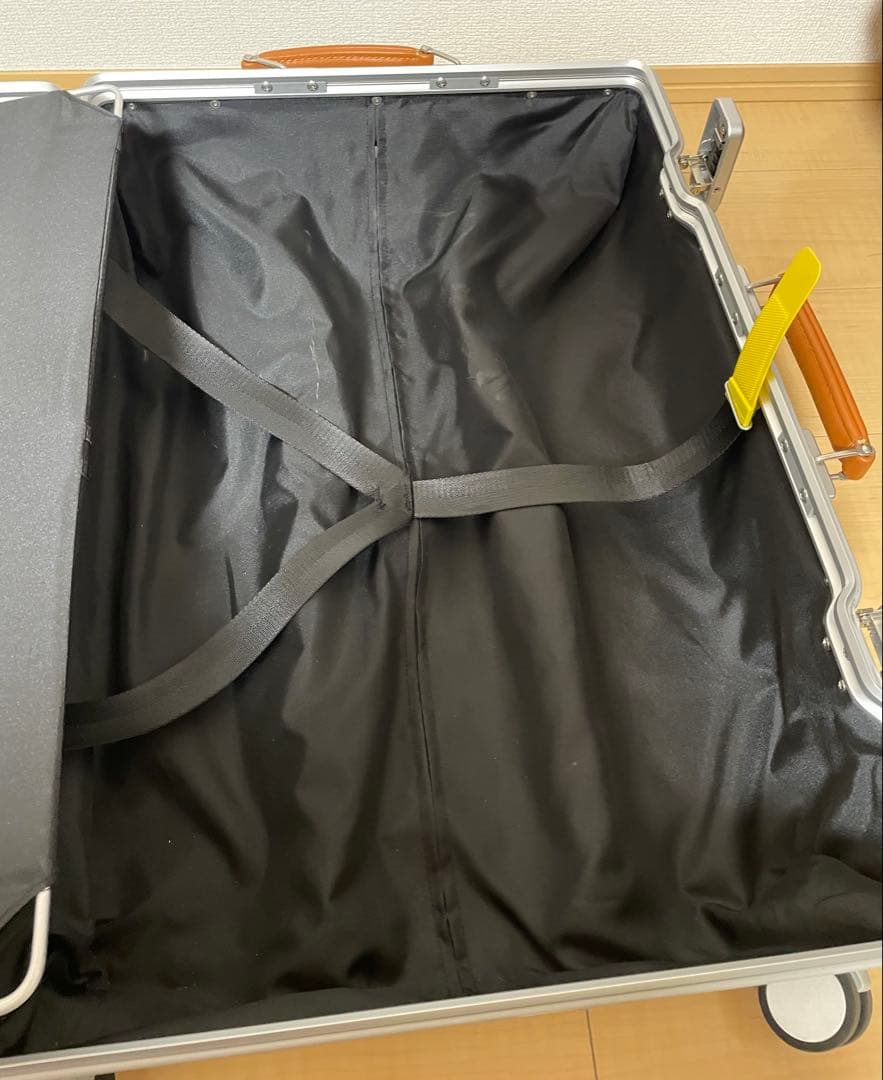 innovator アルミスーツケース シルバー70L