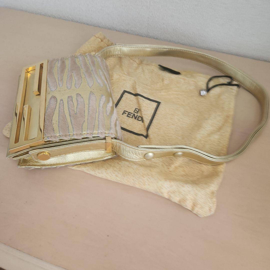 FENDI ゴールド ストライプ ショルダーバッグ