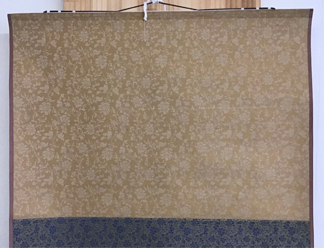 K茶道具　掛軸　絹本山水大立軸　上海外文書店扱い品　紙箱　S1004KJ