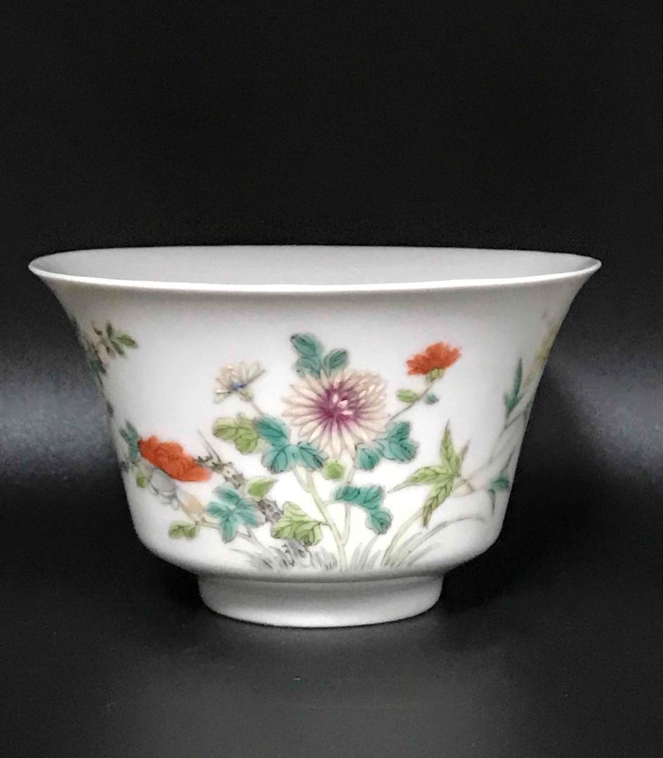 中国古美術　清光緒時代　大清光緒年製　在銘　粉彩花紋茶碗　湯呑(D-78)