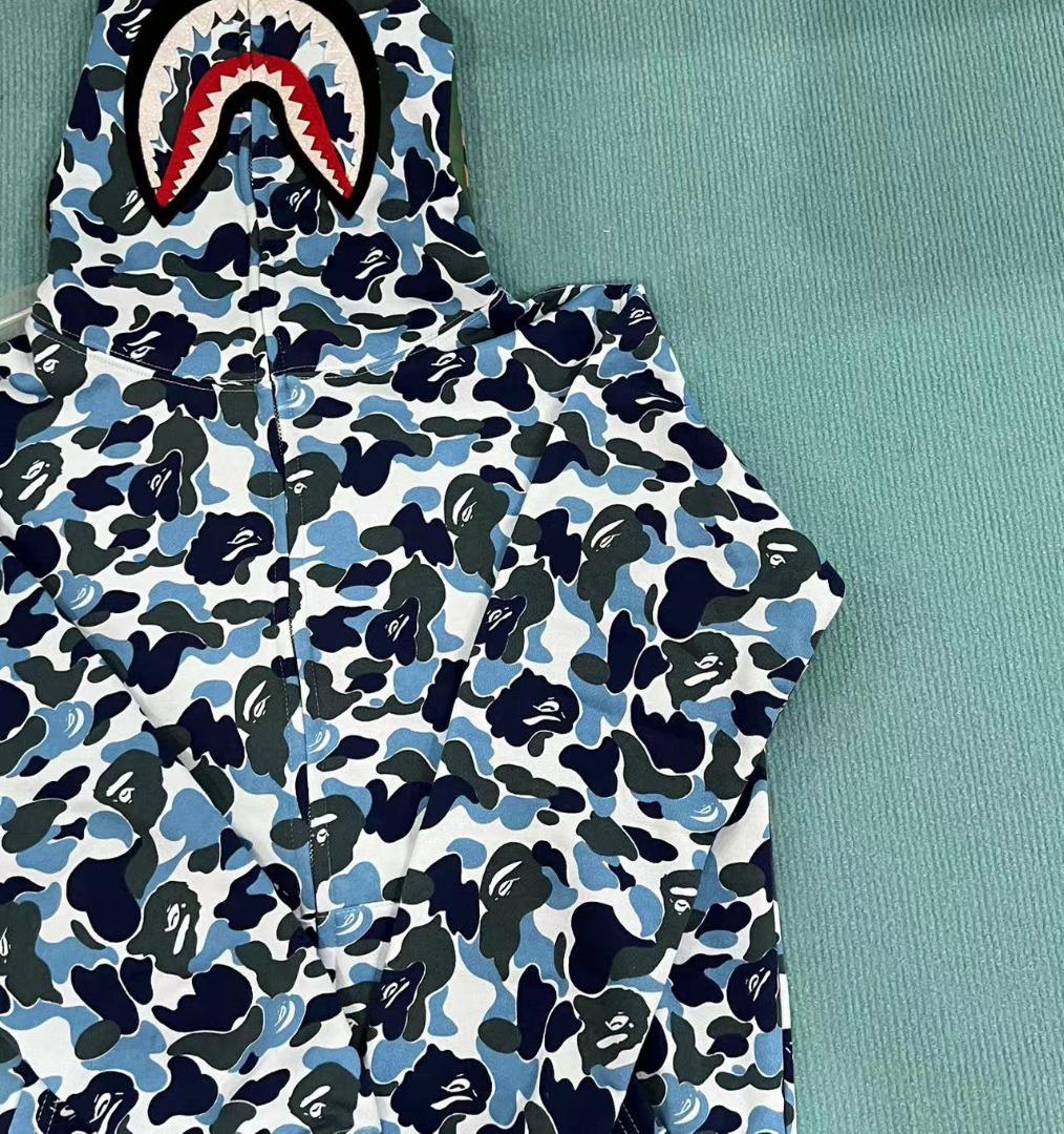 未使用 A BATHING APE ライトブルーカモフラージュパーカーL