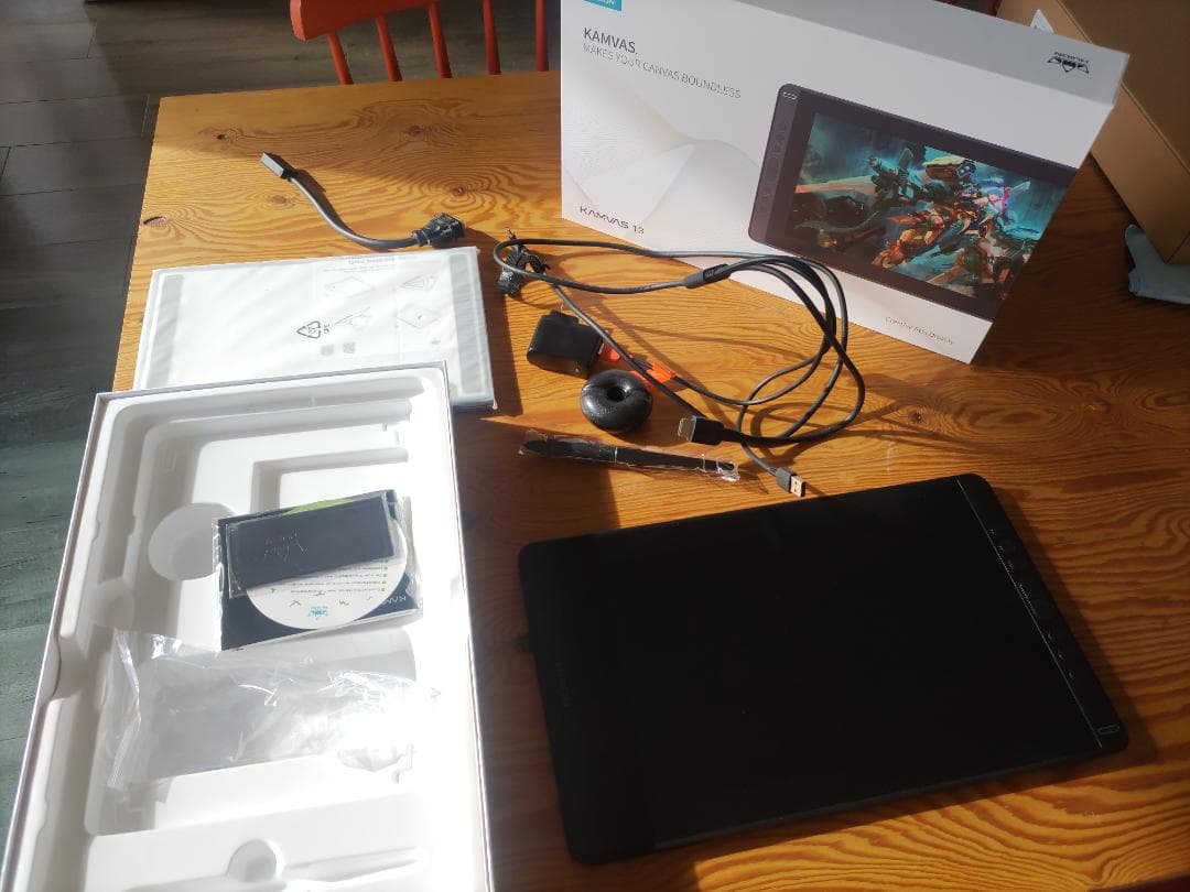 HUION 液タブ Kamvas 13 液晶ペンタブ 充電不要ペンPW517