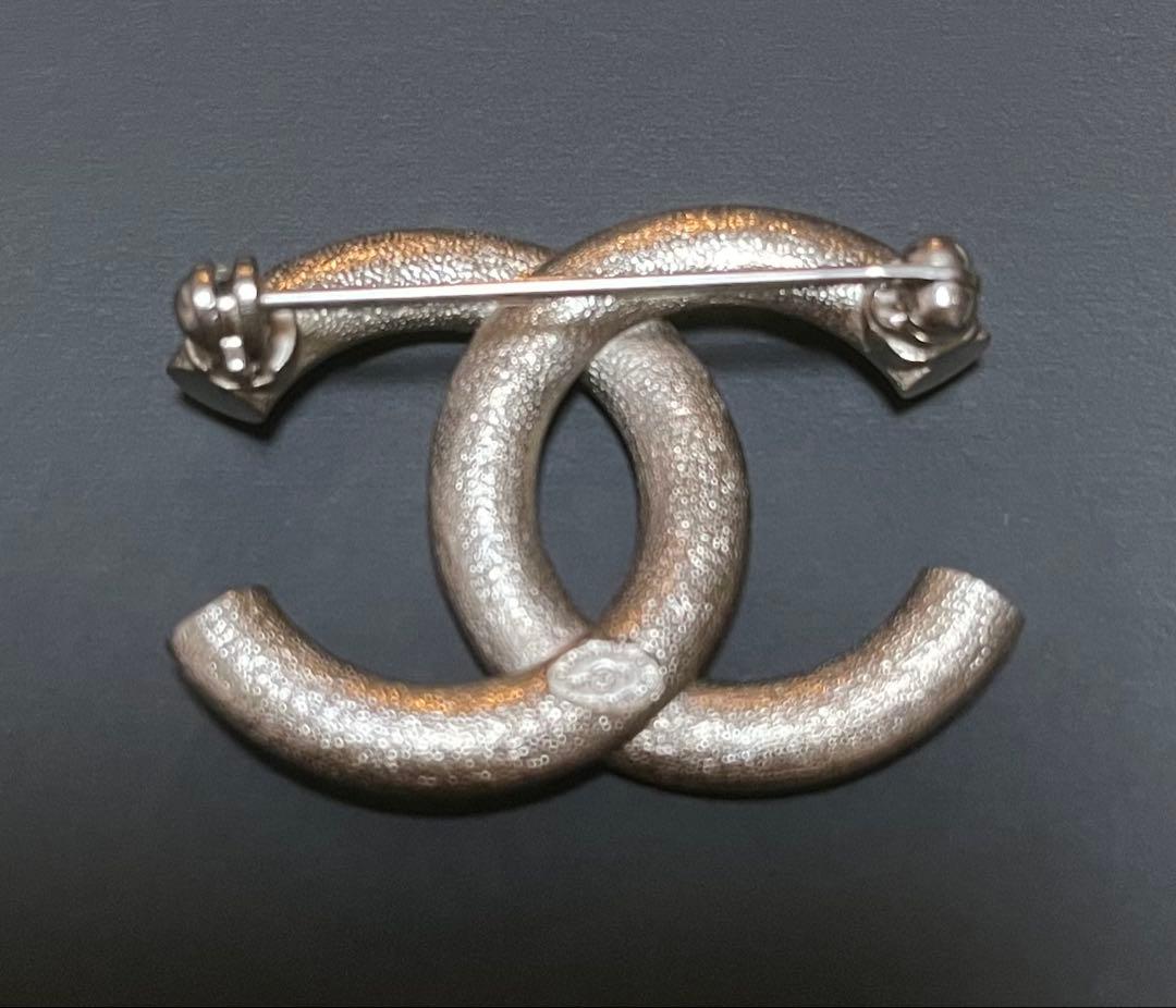美品　シャネル　CHANEL ブローチ　箱＆保存ケース付