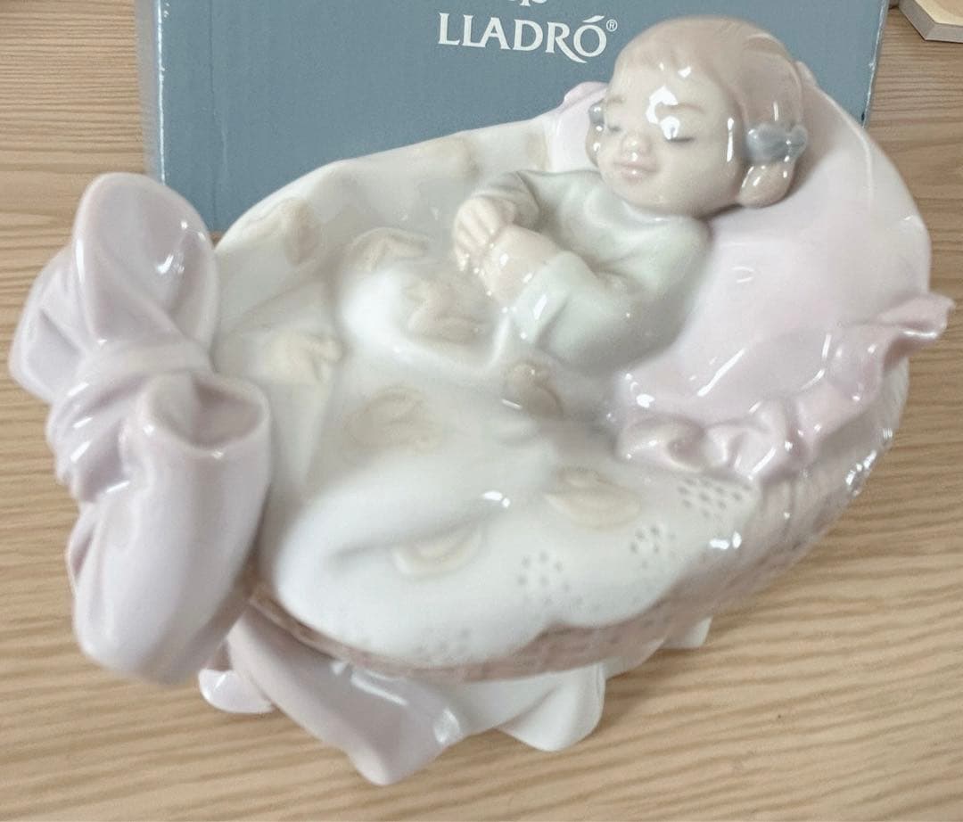 リヤドロ　スイートベビー(女の子)