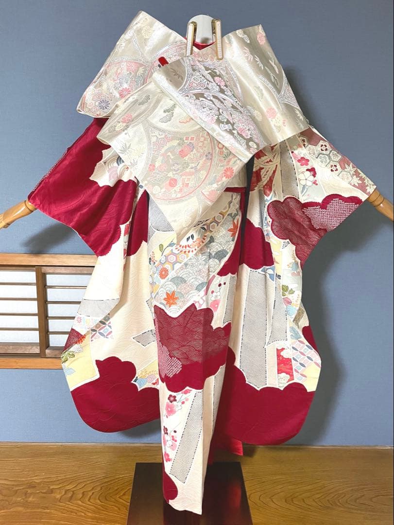 振袖フルセット　絞りと染分けの豪華な手描き友禅　清楚なお嬢様の雰囲気　成人式振袖
