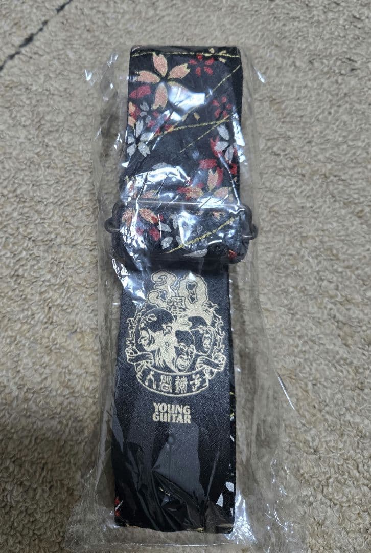 YOUNG GUITAR　人間椅子　30周年記念ギターストラップ