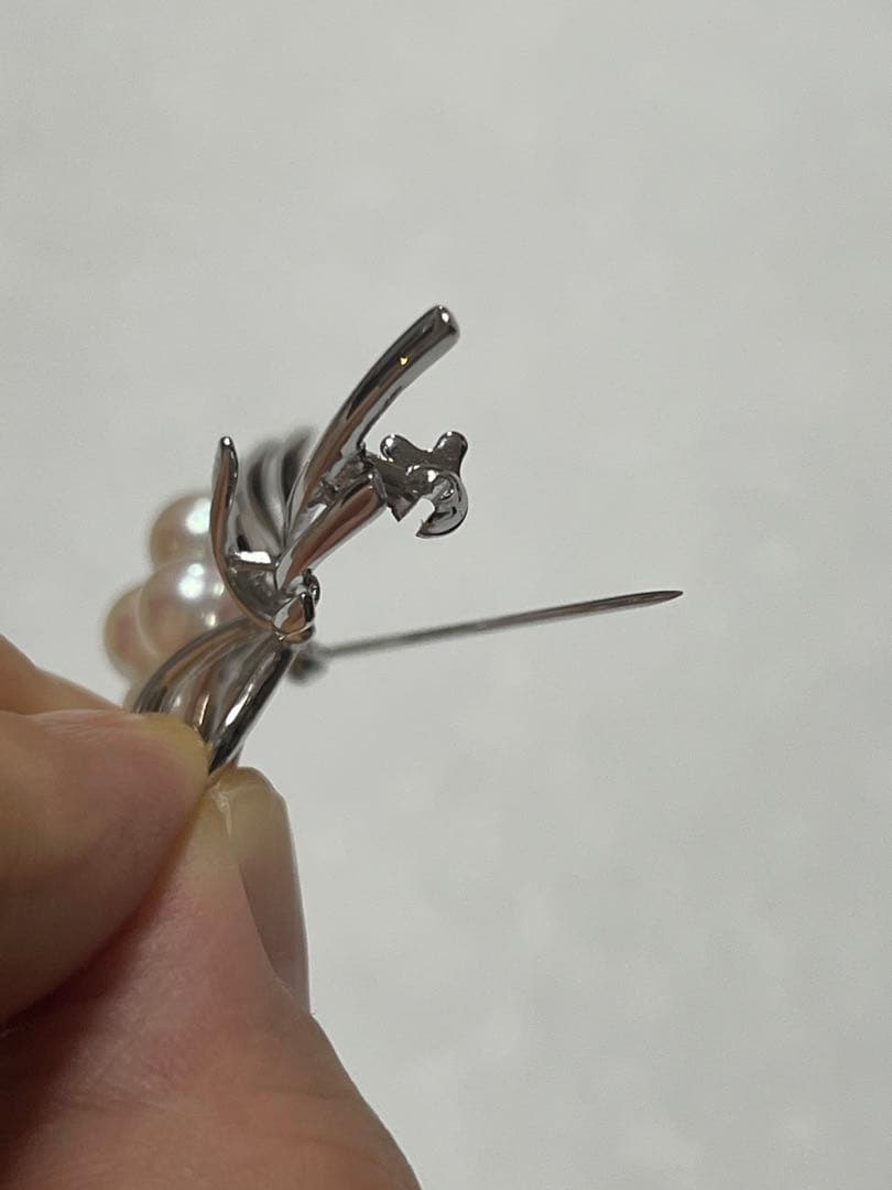 シルバー パール ブローチ 専用ケース付き　コサージュ風