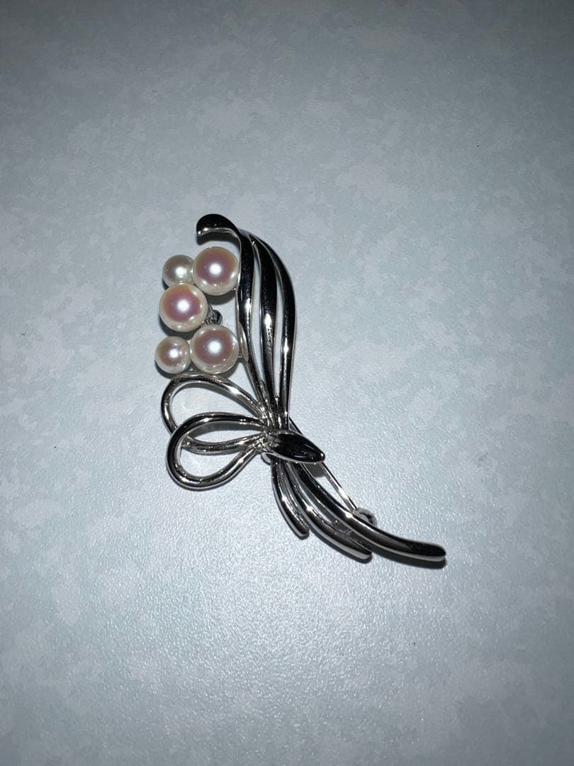 シルバー パール ブローチ 専用ケース付き　コサージュ風