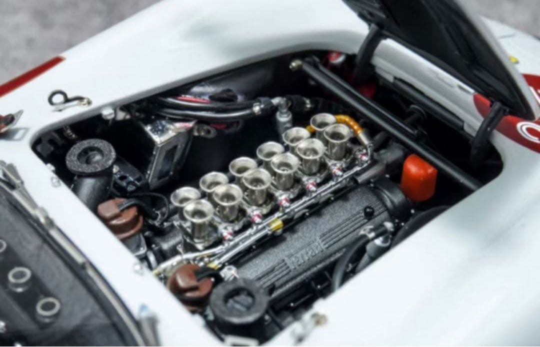 新品 未使用 CMC 1/18 フェラーリ 250 GTO 30周年ミニカー