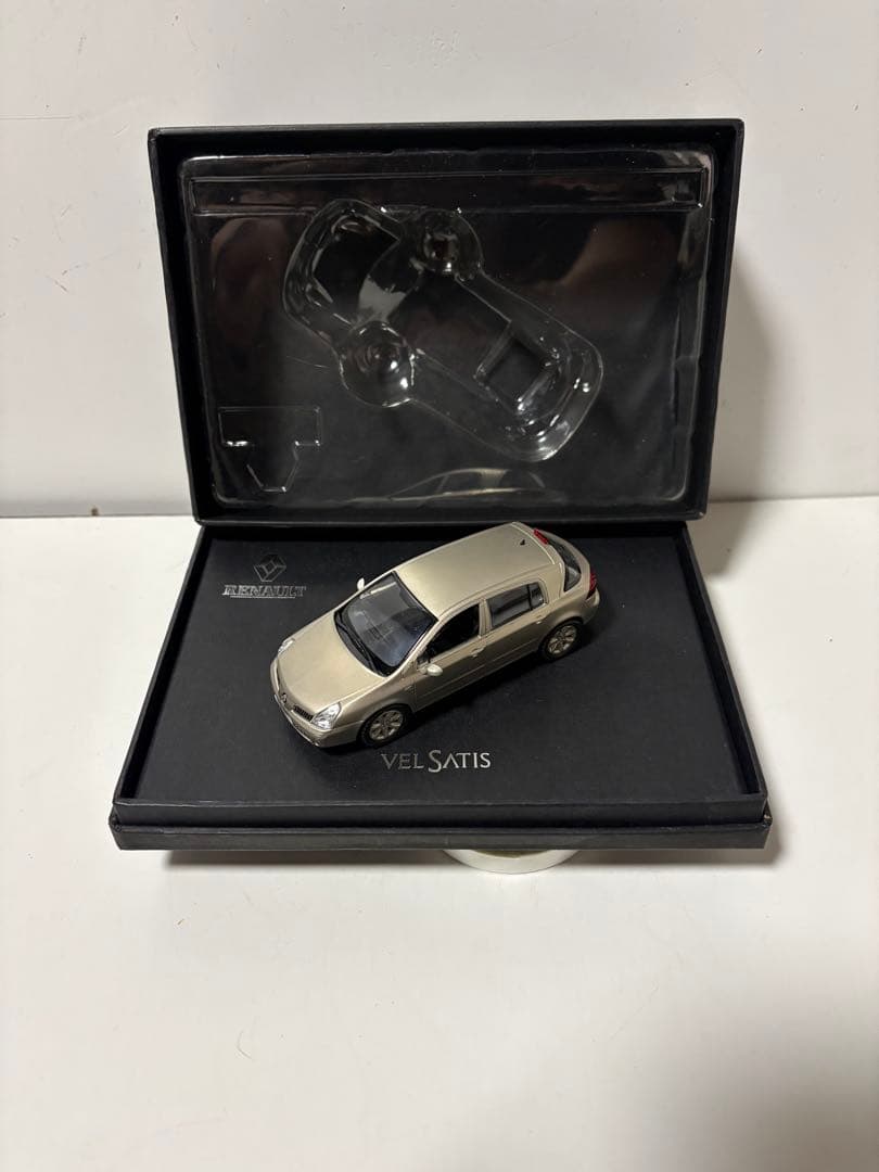 激レア！ルノーの最高級フラッグシップ「ベルサティス」 1/43