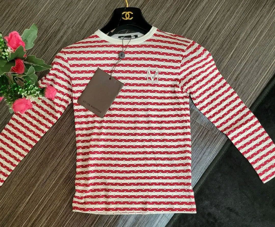 ルイヴィトン　タグ付き　ロゴ付き　ボーダー　ロングTシャツ　トレーナー　デザイン