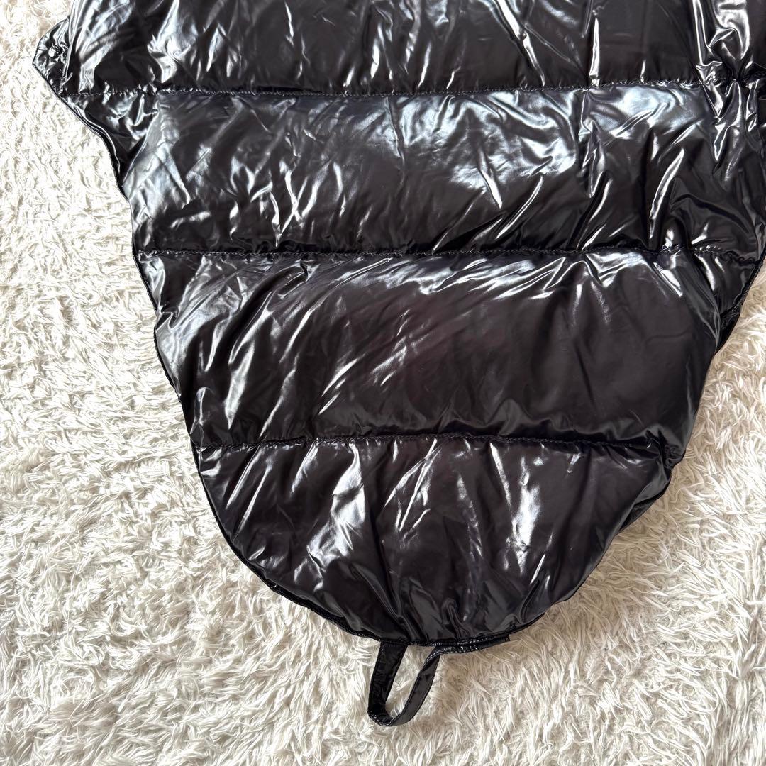 モンクレール 犬用 ダウンジャケット　3way フード　刺繍ロゴ　ワッペン　黒