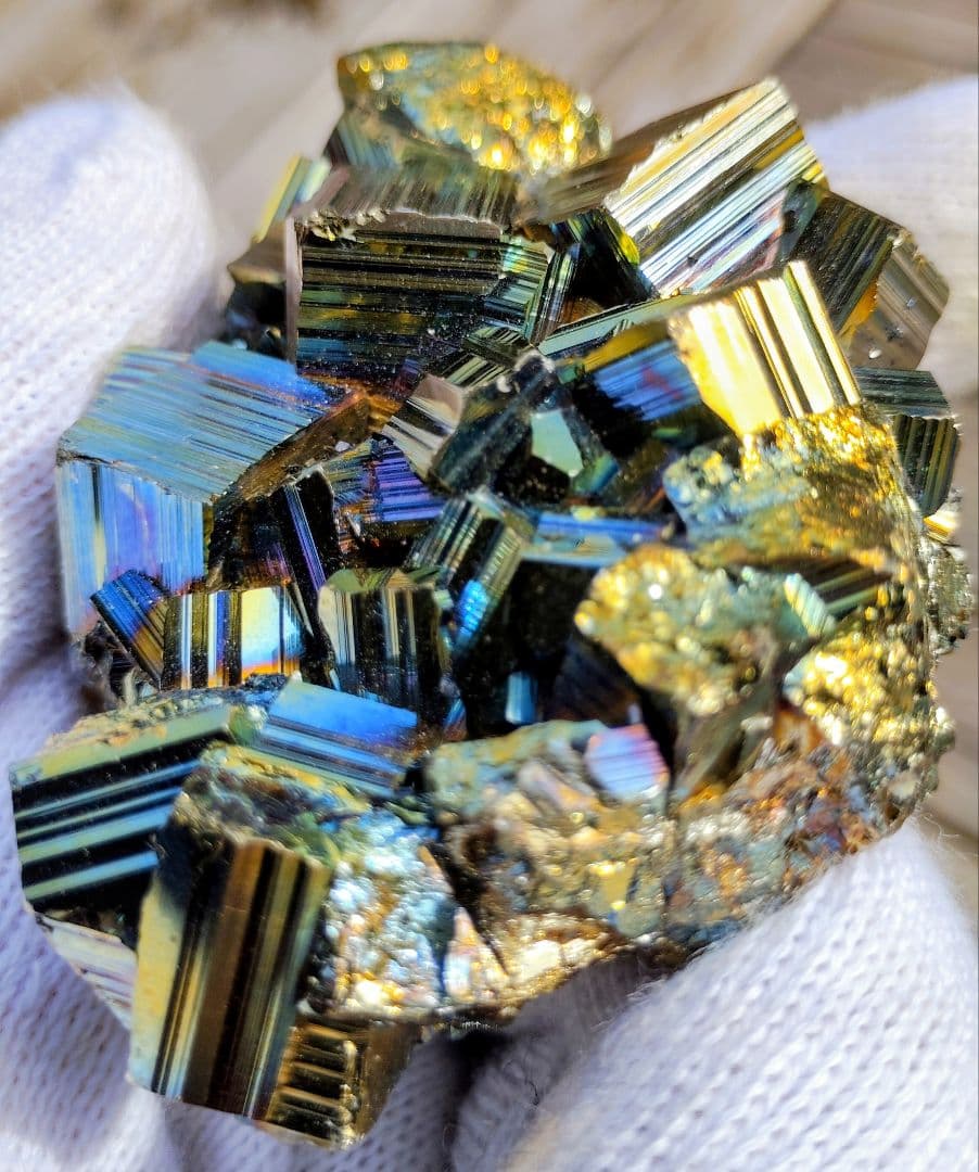 k*o様 カラーキュービックパイライト　クラスター ☆台座付☆　黄鉄鉱　インドネ