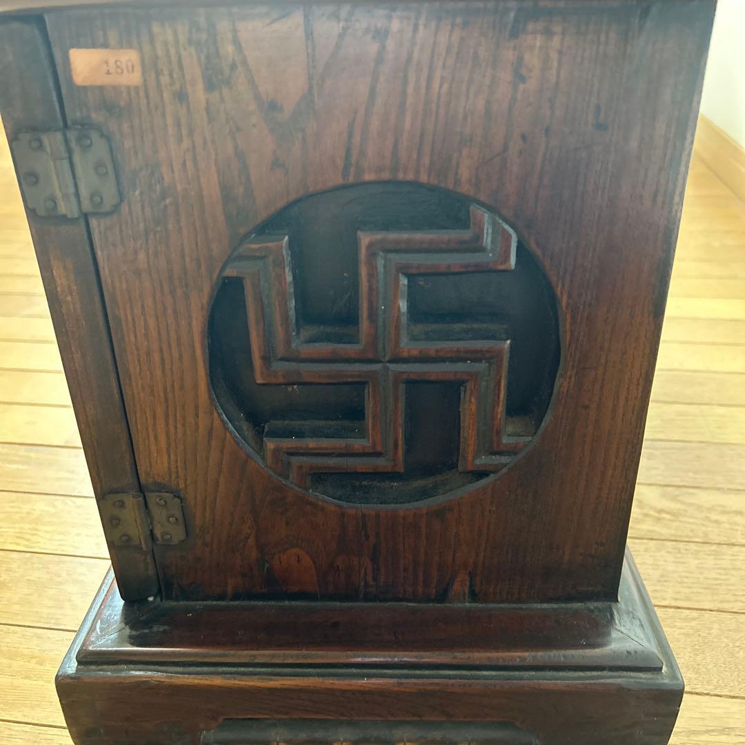 唐木飾り棚　彫刻入り木製箪笥　アンティーク　古美術　中国家具