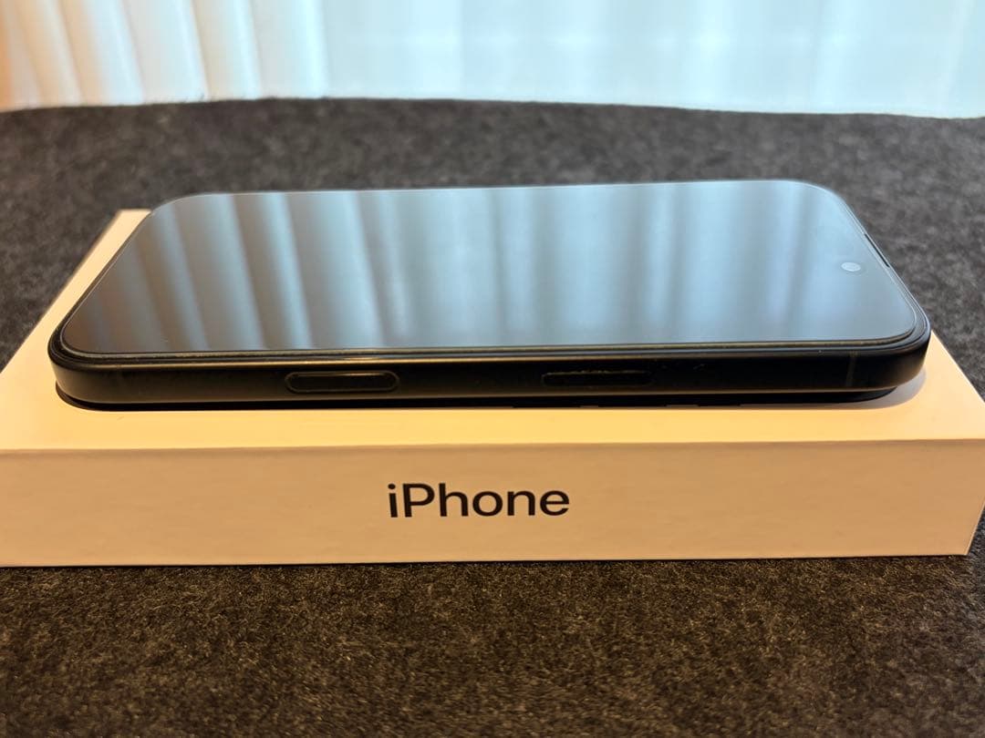 【美品】iPhone16 128GB 95% SIMフリー おまけ付