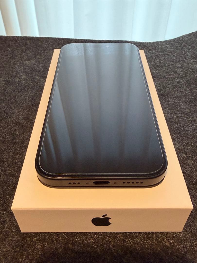 【美品】iPhone16 128GB 95% SIMフリー おまけ付