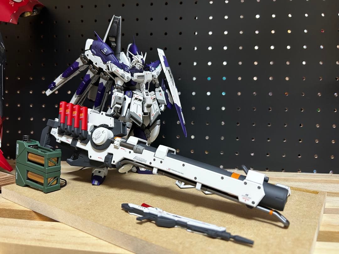 RG hi-νガンダム 全塗装完成品