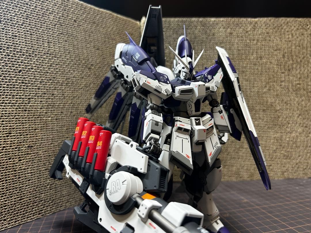 RG hi-νガンダム 全塗装完成品