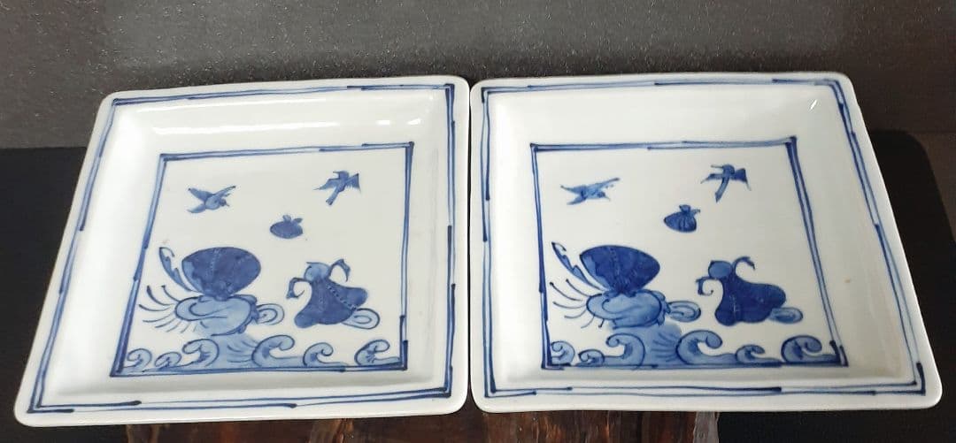 古余呂技窯】　名工　【川瀬竹春】造　中国明代　天啓染付写し　祥瑞手　角皿　菓子皿