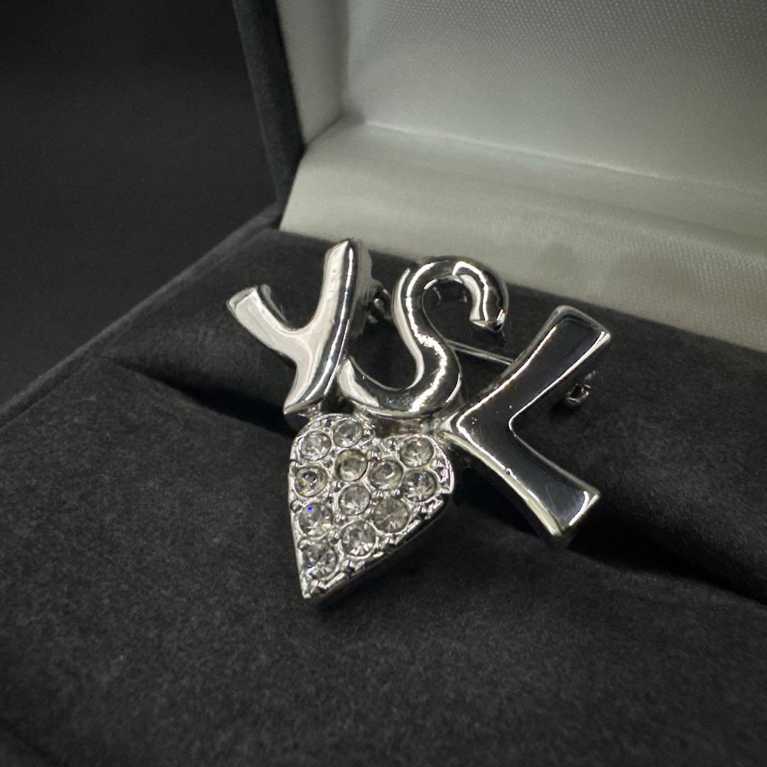 美品　イヴサンローラン　ブローチ　YSLロゴ　ハート　ラインストーン　コサージュ