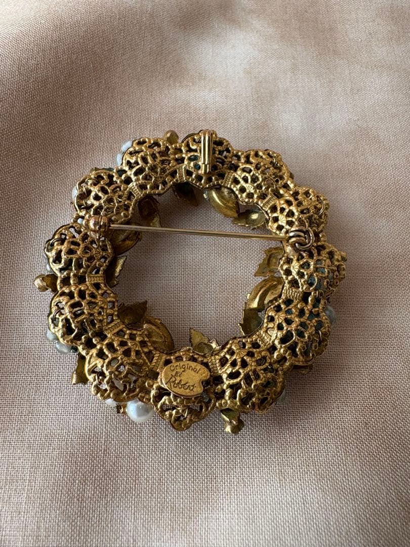 Original by Robert 花輪ブローチ