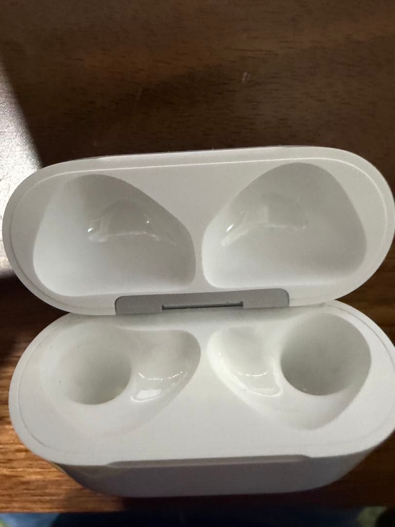 Apple AirPods4 ノイズキャンセリングなし 本体 ケースのみ