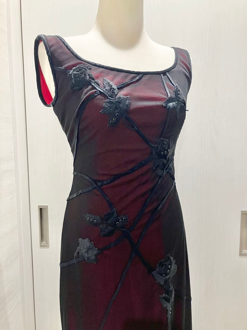 ぽん様【TADASHI SHOJI】赤×黒 花しストレッチ ロングドレス