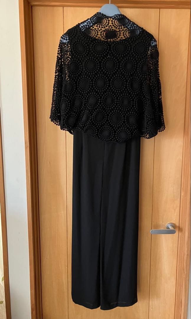 ストロベリー美品黒　パーティーロングドレスボレロ付き(hhilla)