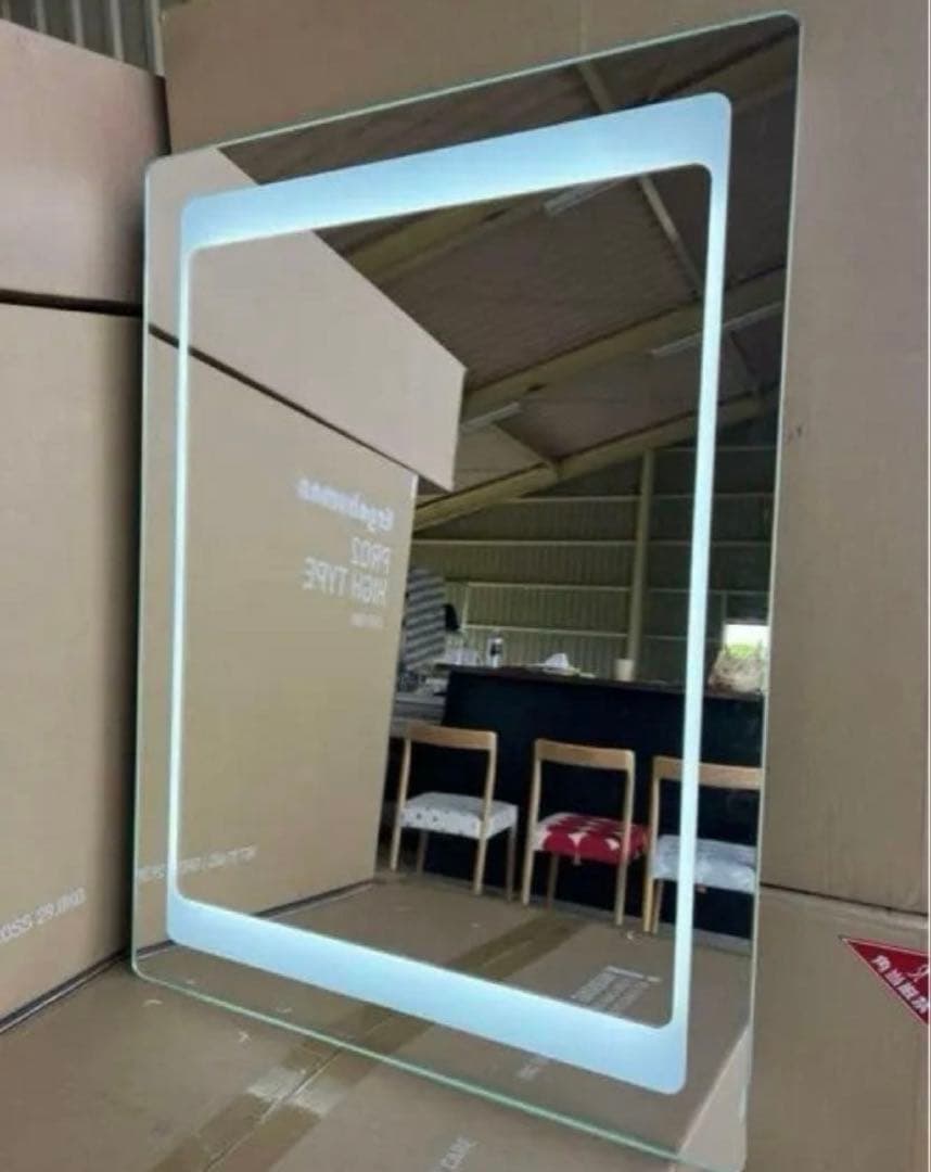 サンワカンパニーLED化粧鏡　2台