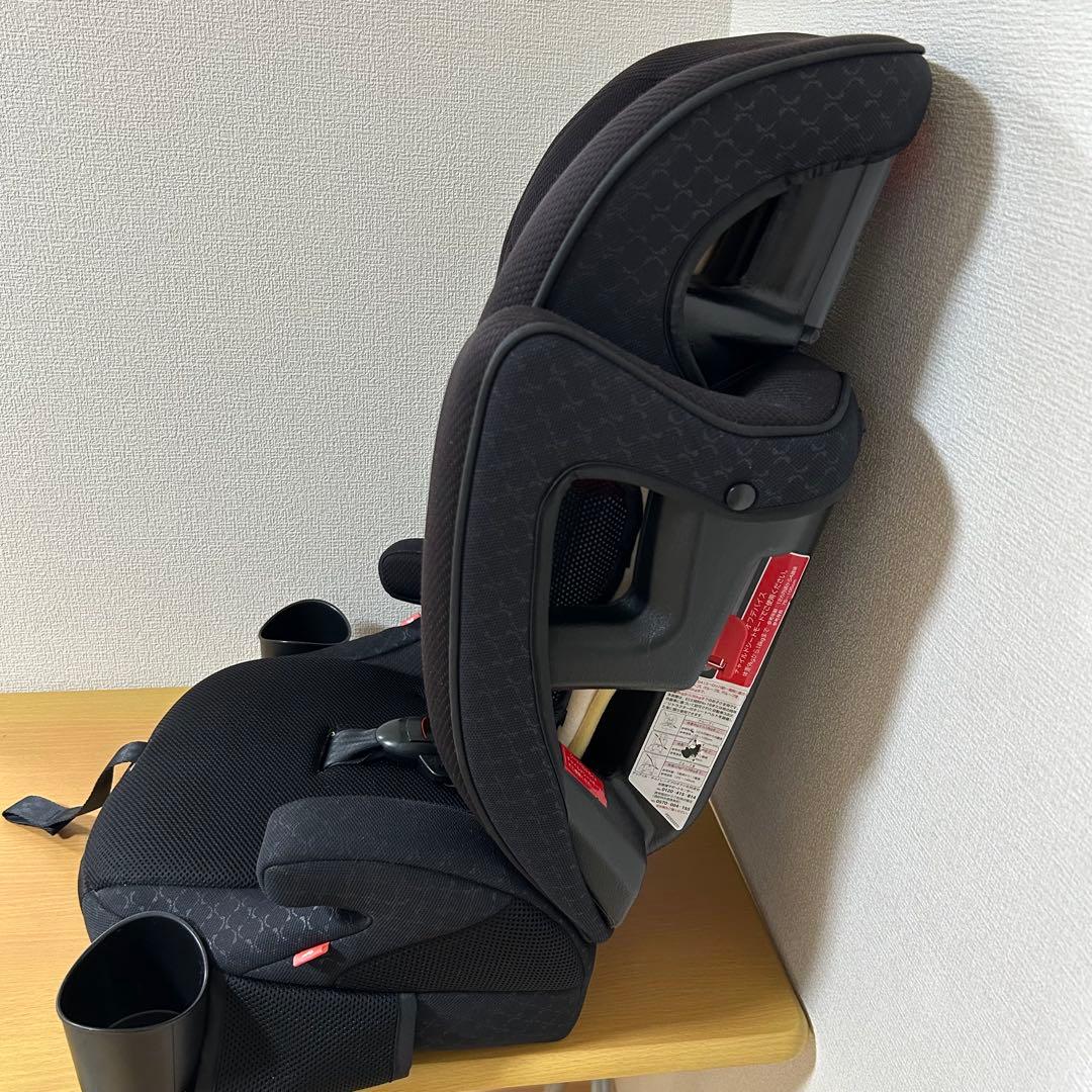 アップリカ エアグルーヴ プラス ストリングブラック ジュニアシート