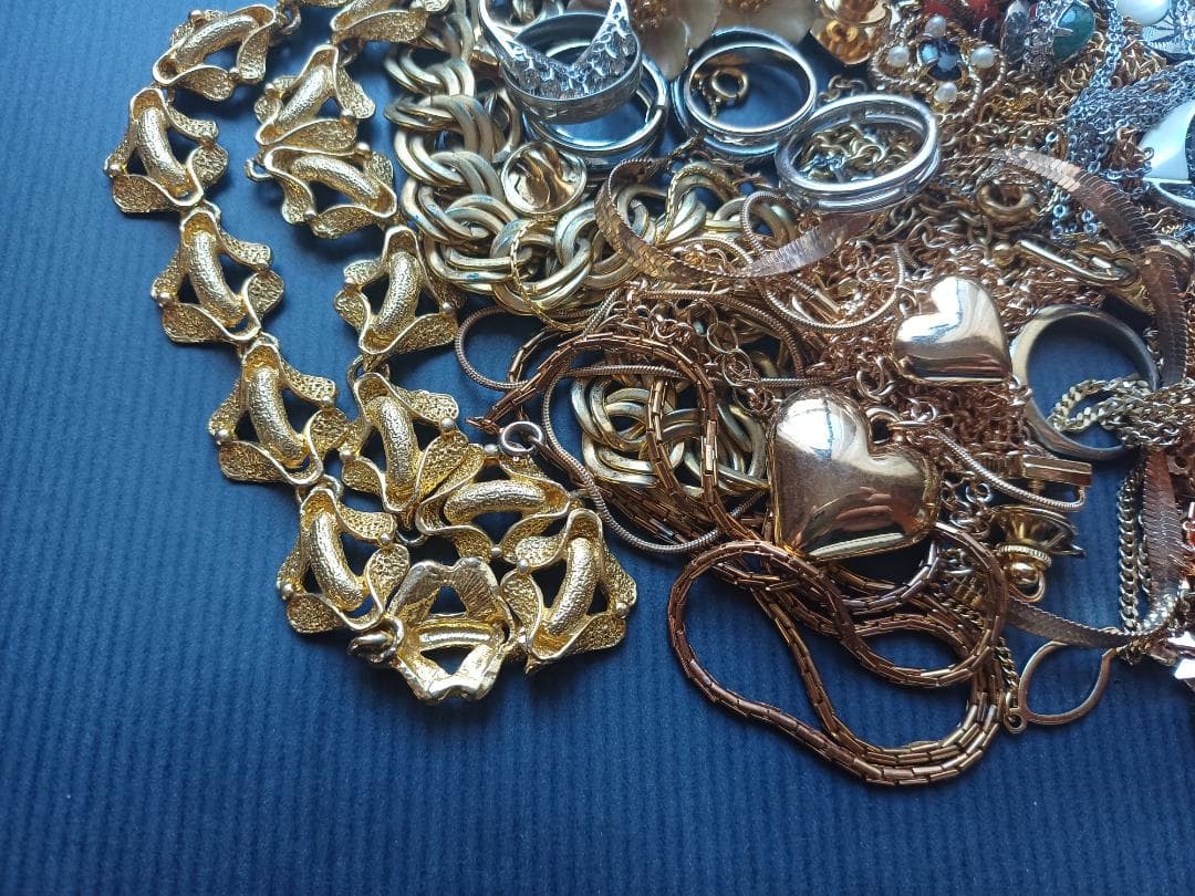 J*3様 遺品整理品 ジュエリーまとめ売り ゴールド・ シルバーカラー 計331