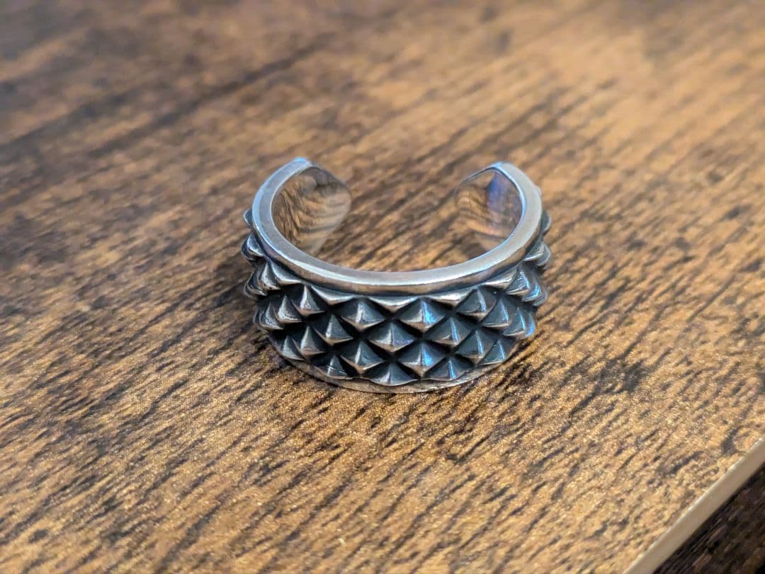 極美品！アージェントグリーム　Argent Gleam　ピラミッドスタッズリング