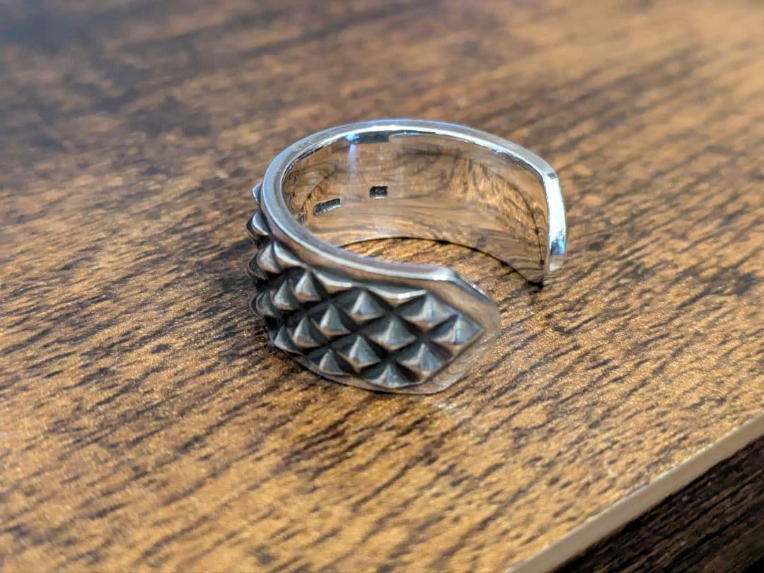 極美品！アージェントグリーム　Argent Gleam　ピラミッドスタッズリング