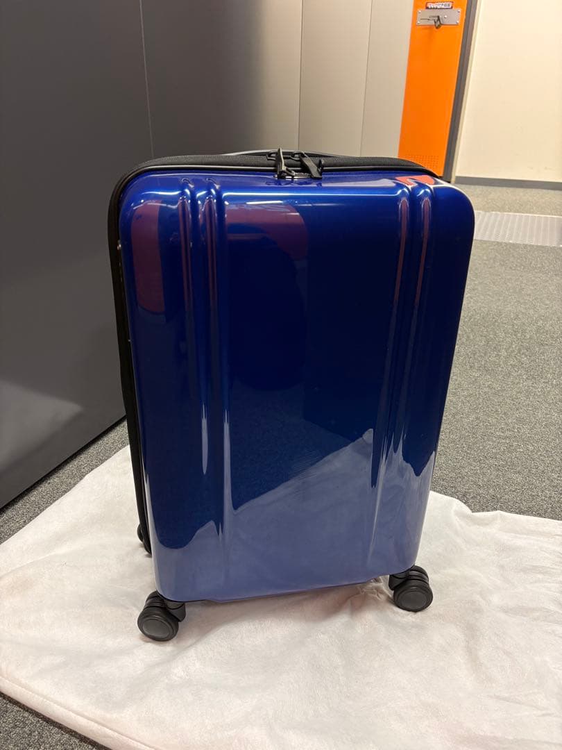 ゼロハリバートン　機内持ち込み可　青　美品