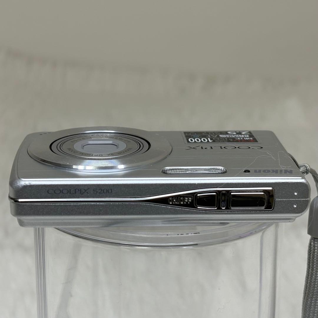 美品　Nikon カメラ　COOLPIX S200 シルバー　コンデジ　動作品