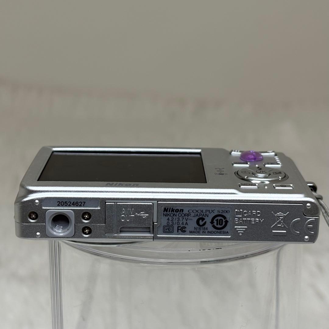 美品　Nikon カメラ　COOLPIX S200 シルバー　コンデジ　動作品