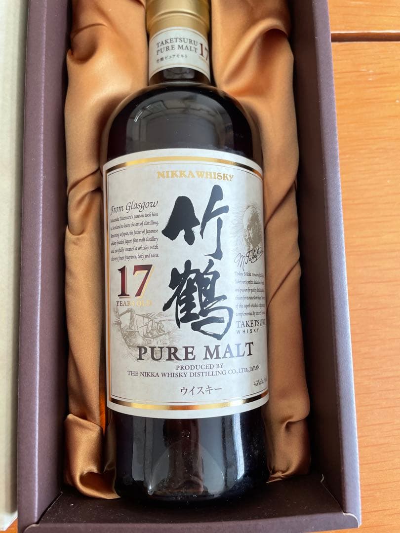 竹鶴17年 ピュアモルトウイスキー 700ml 新品未開栓 化粧箱(美品)入り