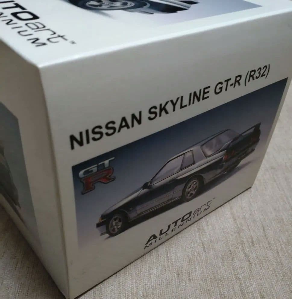 ミニカー NISSAN SKYLINE GT-R (R32) 1:18 AUTOart
