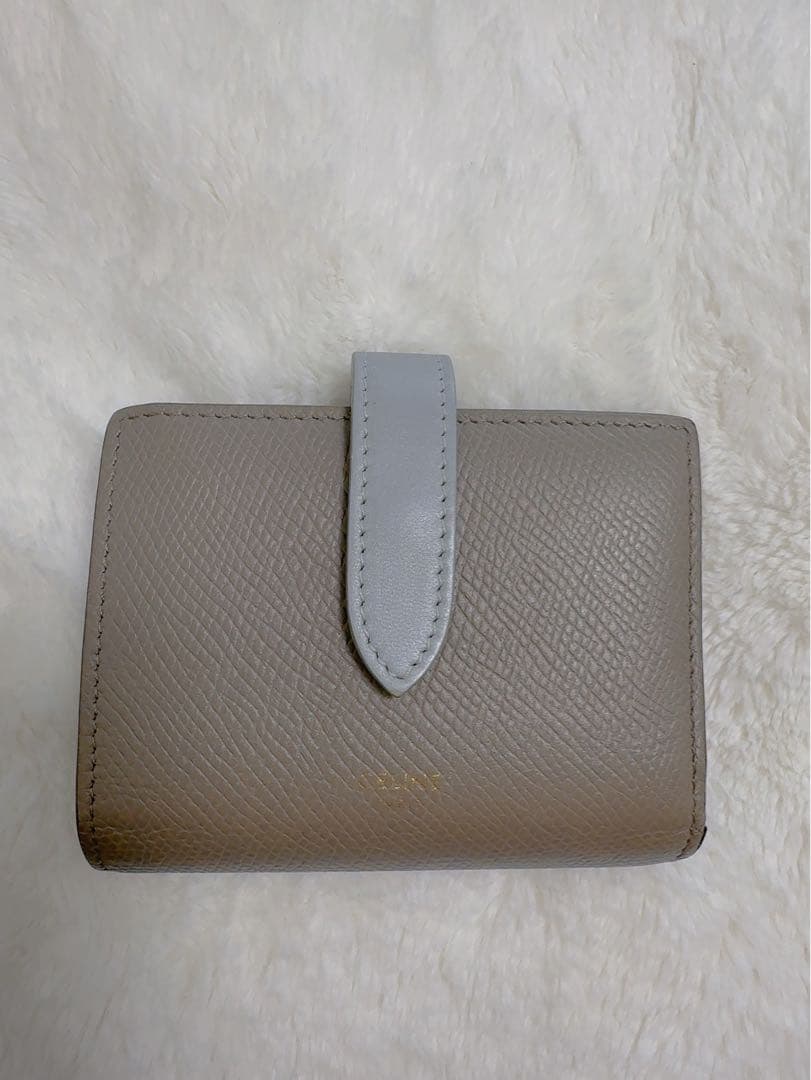 CELINE ミディアムストラップウォレット