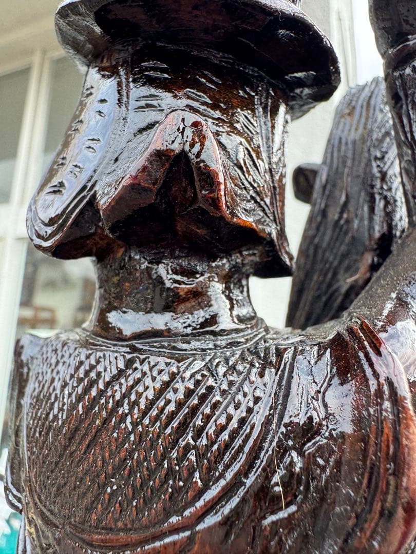 ドンキ・ホーテー　木像