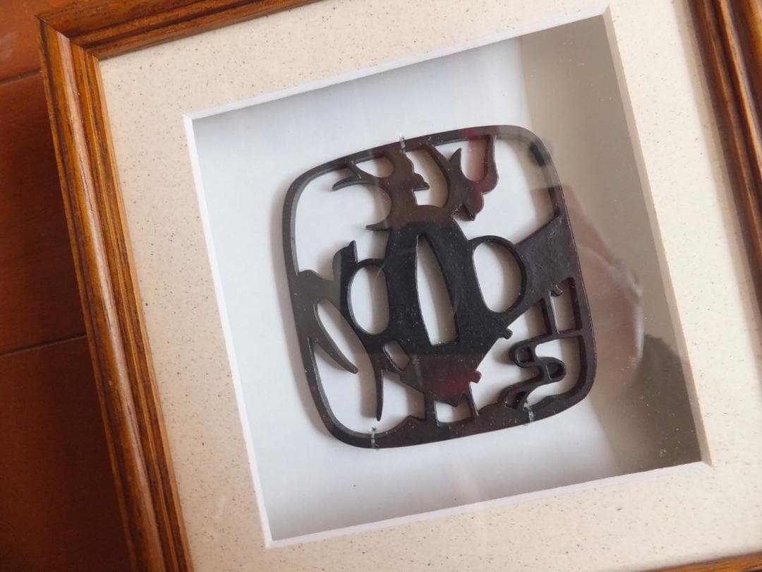 鉄透かし鍔　撫で四角　燕の図　額入り！　桟橋に燕