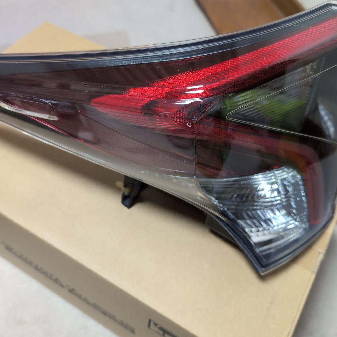トヨタ プリウス50前期 テールランプ