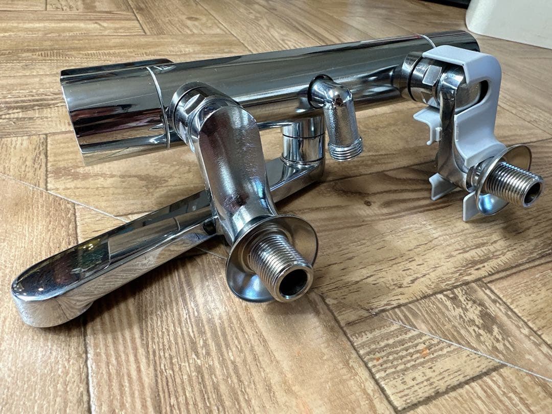 A*n様 TOTO シャワーヘッド クローム仕上げ