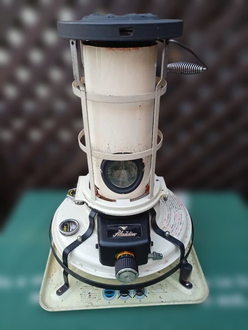 アラジンストーブ。メンテナンス済。純正品芯交換済。取説付。オリジナルペイント。