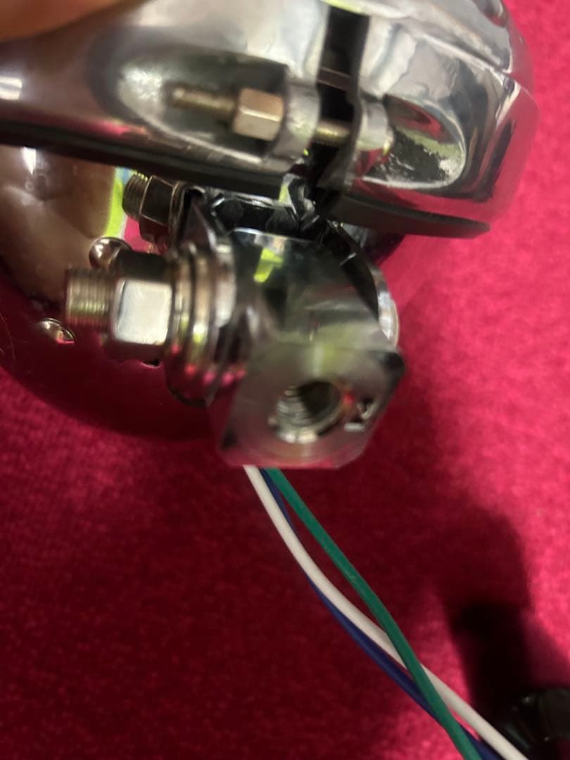 Garage T&F 5.75インチバードゲージヘッドライト とLEDバルブ